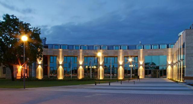 Hotel Csini Panzió Drinkbár Gyál Esterno foto